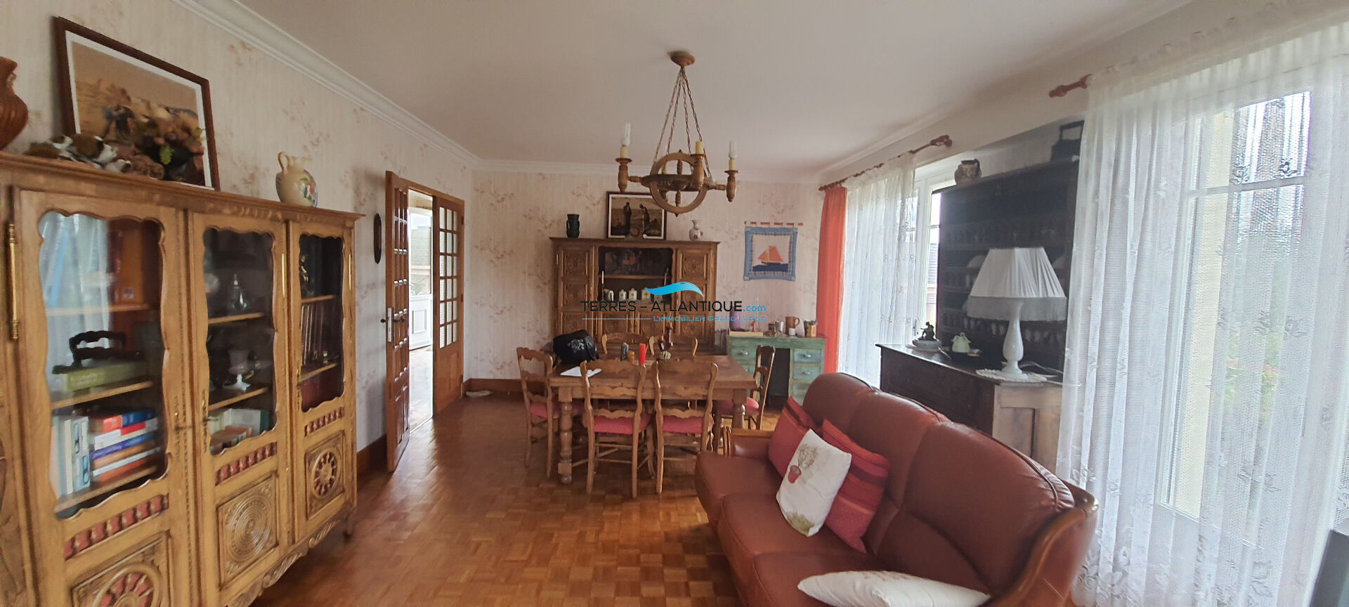 Photo Maison de ville de 1970 avec un beau jardin et proche des commodités. image 5/6