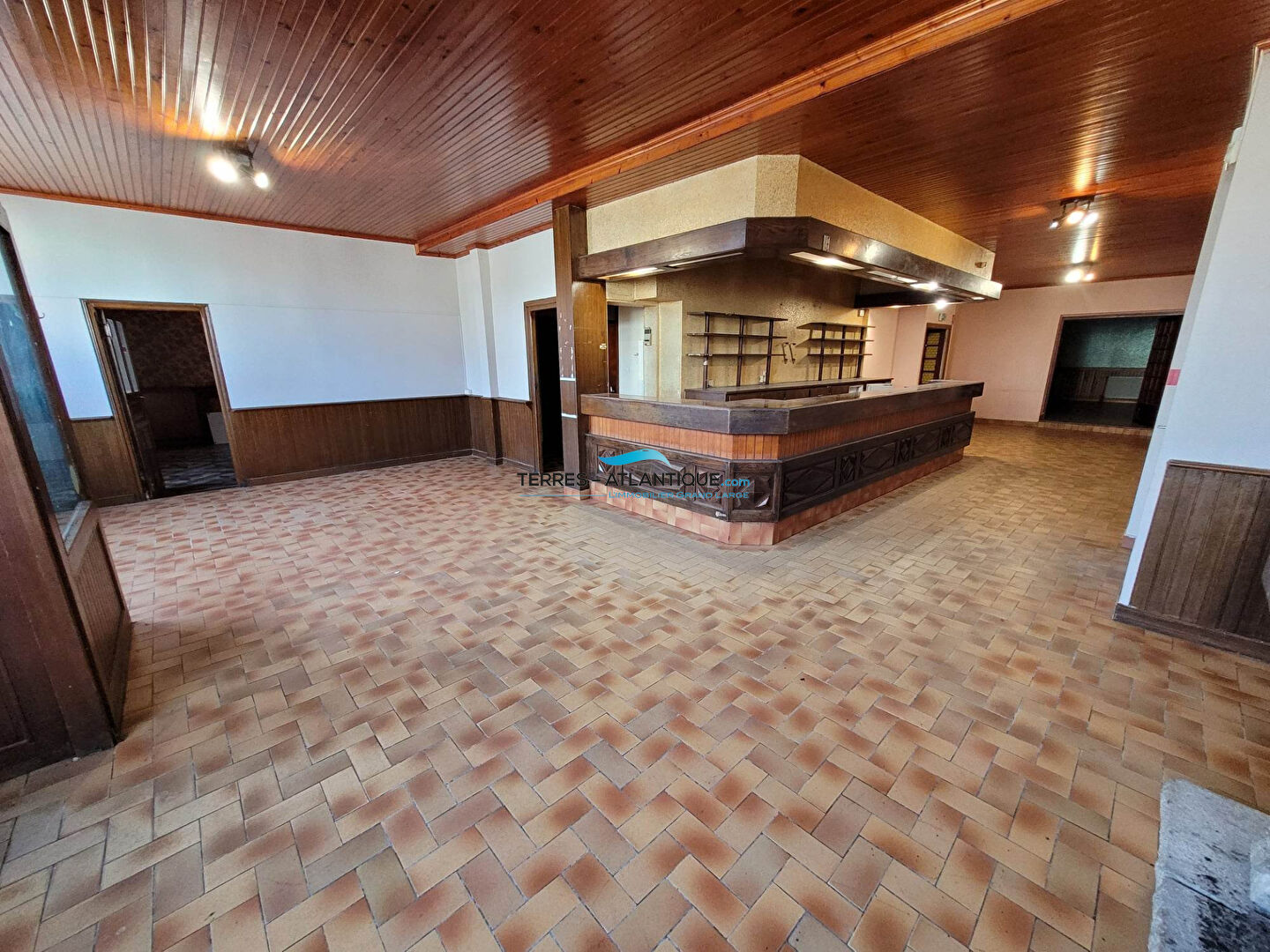 Photo Local commercial  300 m2 image 2/6