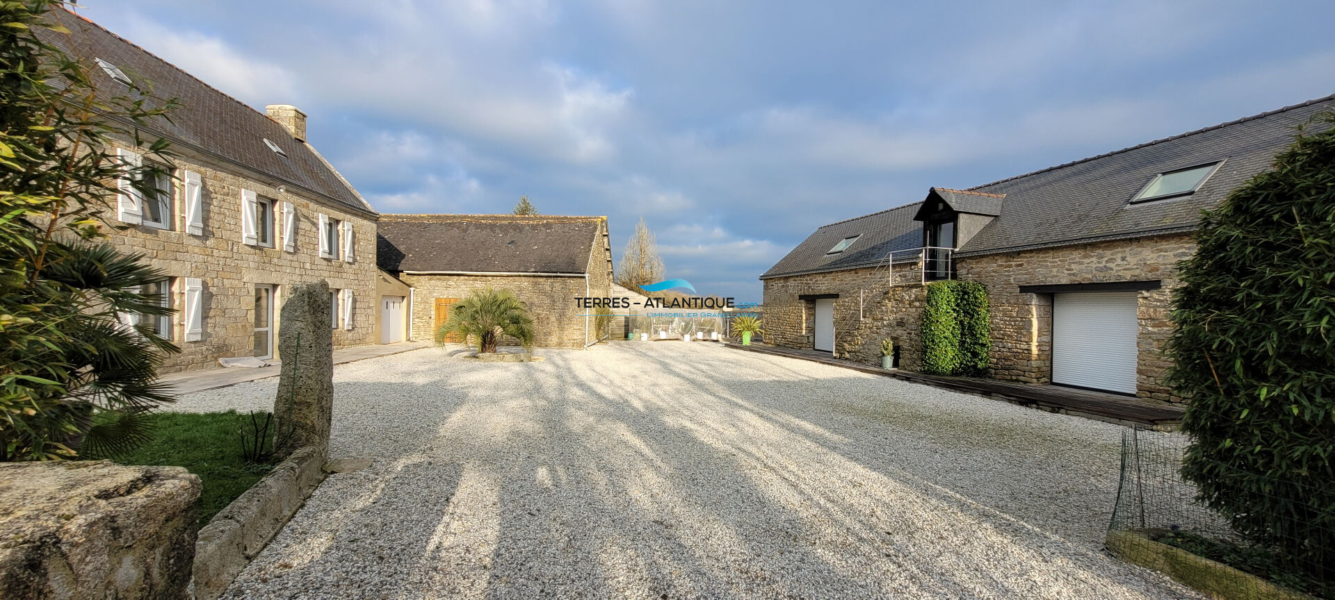 Photo Propriété remarquable avec dépendances et piscine chauffée image 4/6