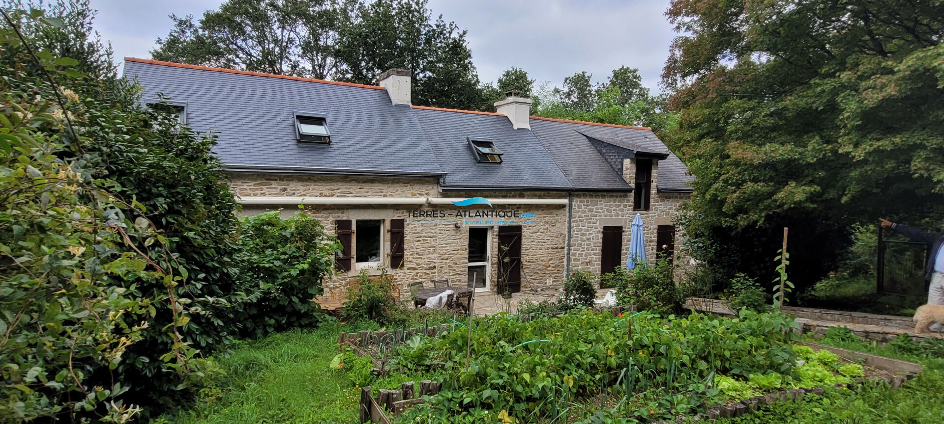 Photo Charmante propriété en pierres au coeur d'une nature préservée image 2/6