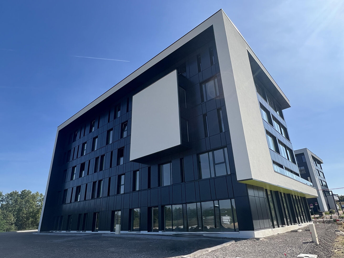 Photo Bureaux neufs 146 m² à vendre ? Yutz ZAC de Meilbourg, bord A31, parkings, divisible image 3/6