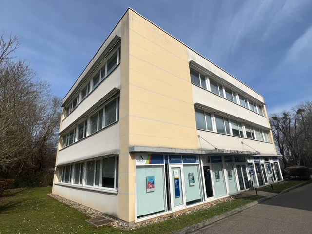 BUREAUX AVEC VITRINE 75M² A LOUER METZ