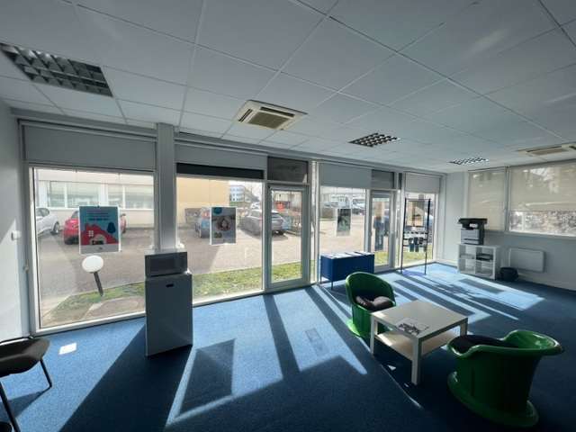 Photo BUREAUX AVEC VITRINE 75M² A LOUER METZ image 4/4