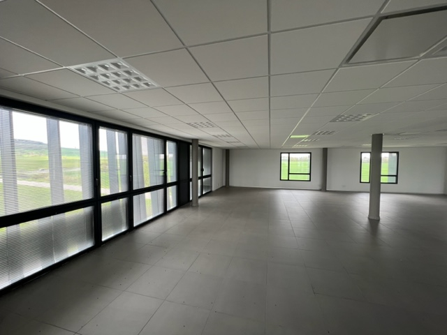 Photo BUREAUX NEUF A LOUER - 1920 M² DIVISIBLES - AXE METZ NANCY image 3/6