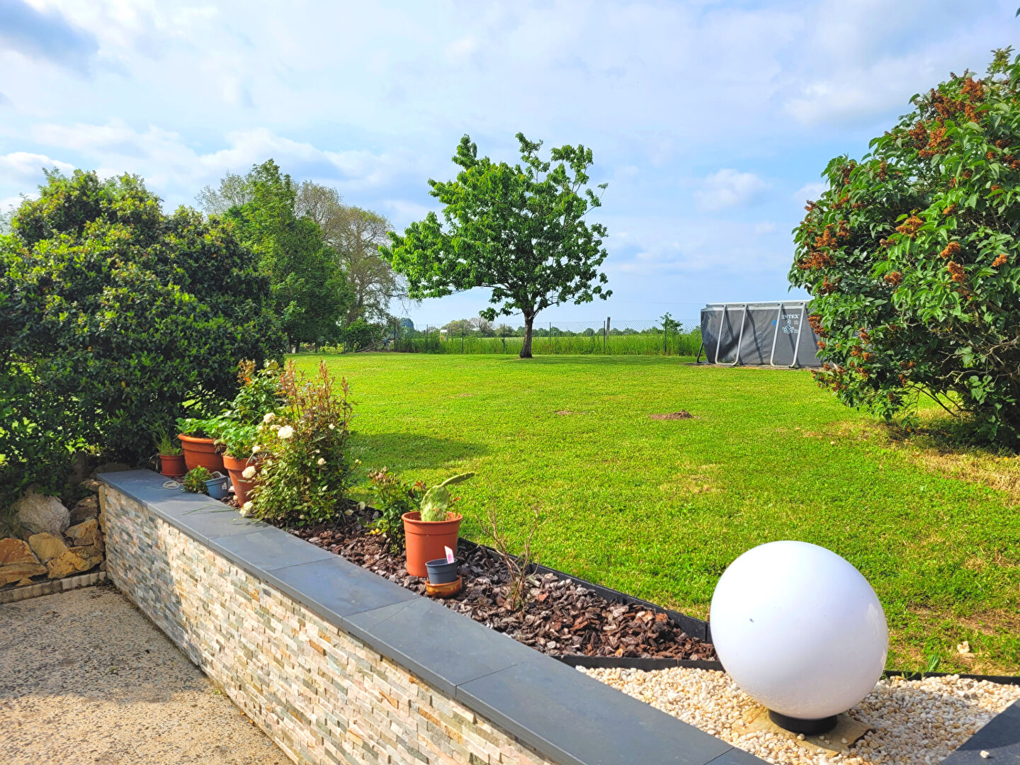 Photo A vendre sur Bouvron ! Maison 3 chambres avec bureau, garage et jardin 2600 m², dépendance ! image 3/6