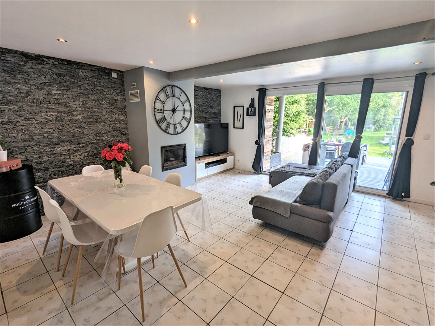 Photo A Vendre sur Severac ! Maison en pierre 4 chambres avec garage et jardin ! image 2/6