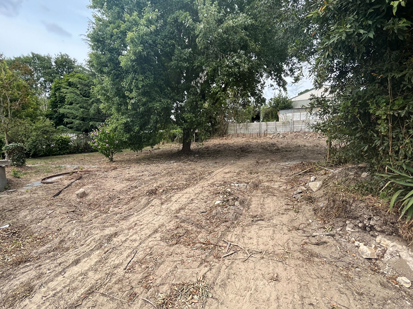 Photo A Vendre sur Saint Etienne de Montluc - Terrain 867m² libre de constructeur !! image 2/3