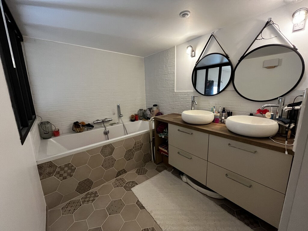 Photo A vendre sur Couëron - Maison 4 chambres avec double garage et cave image 6/6