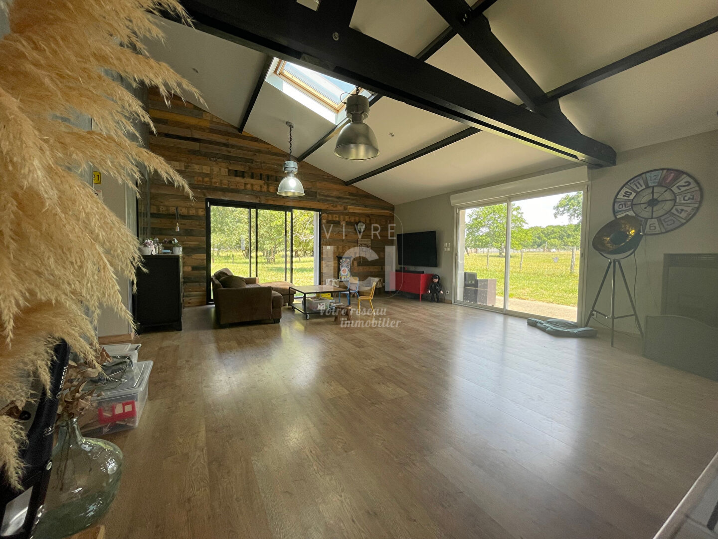 Photo A louer sur Coueron ! Maison 6 pièces de 160m² sur une parcelle de 3000m² image 3/6