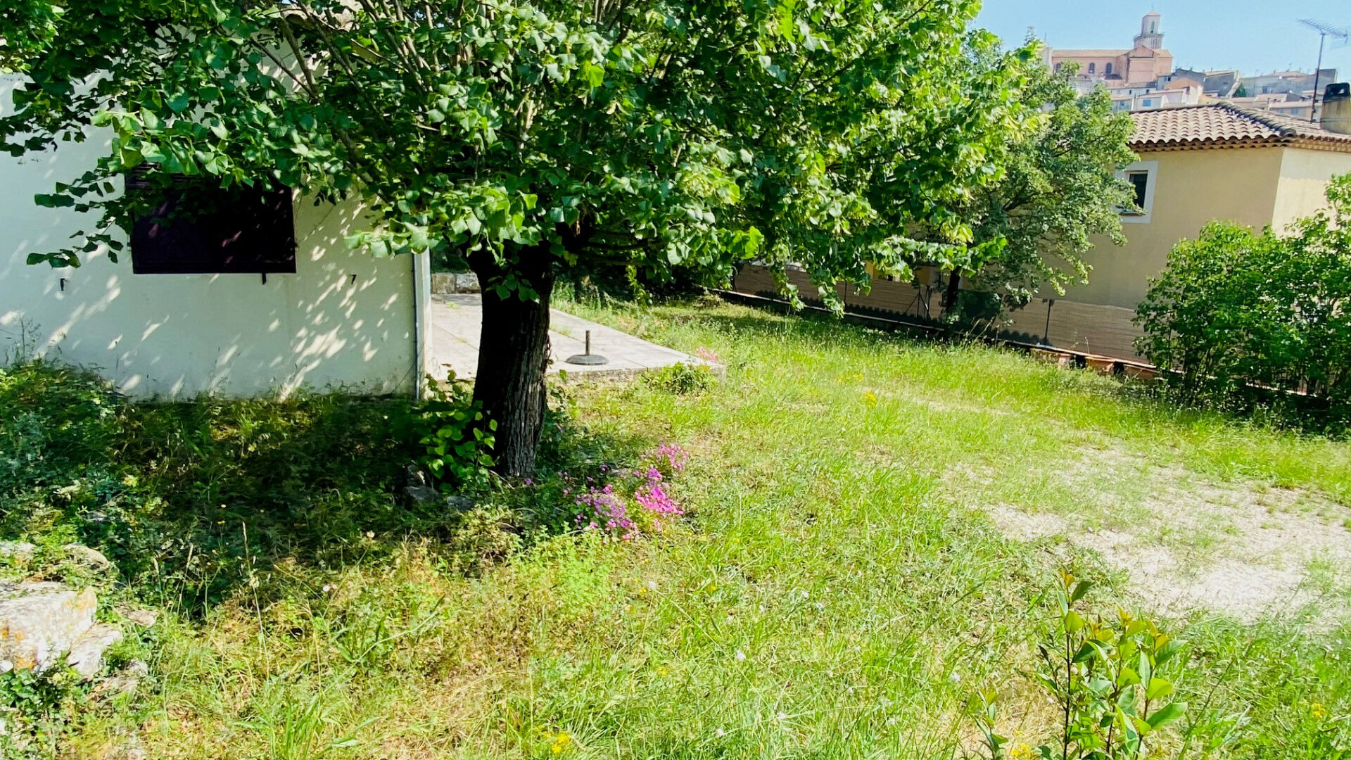 Photo Terrain Fuveau  486m² Plat image 3/3