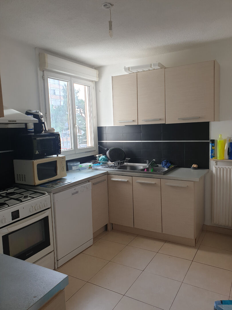 Photo Appartement Vitrolles 4 pièce(s) 92,20 m2 image 2/3