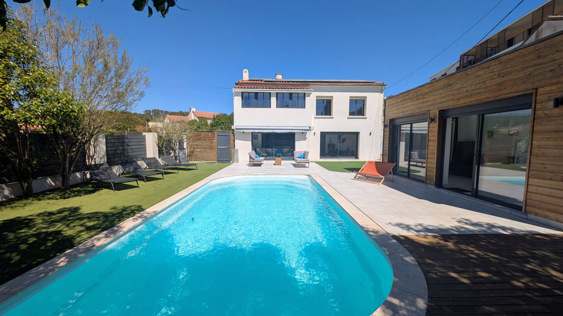 Agence immobilière de VOTRE MAISON - IMMOBILIER DE L'ARC / JR CONSULTANT - VOTRE MAISON LES MILLES