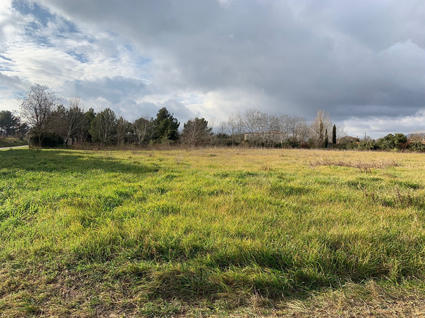 Photo TRETS - 3 superbes terrains prêts à construire image 1/2