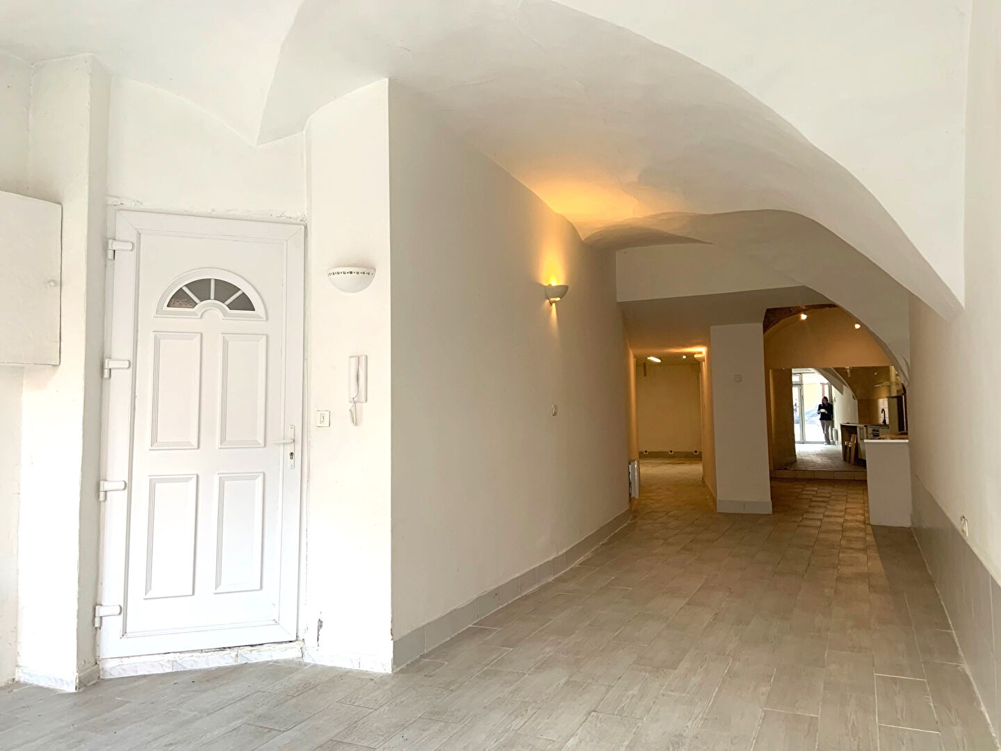 Agence immobilière de VOTRE MAISON - IMMOBILIER DE L'ARC / JR CONSULTANT - VOTRE MAISON TRETS