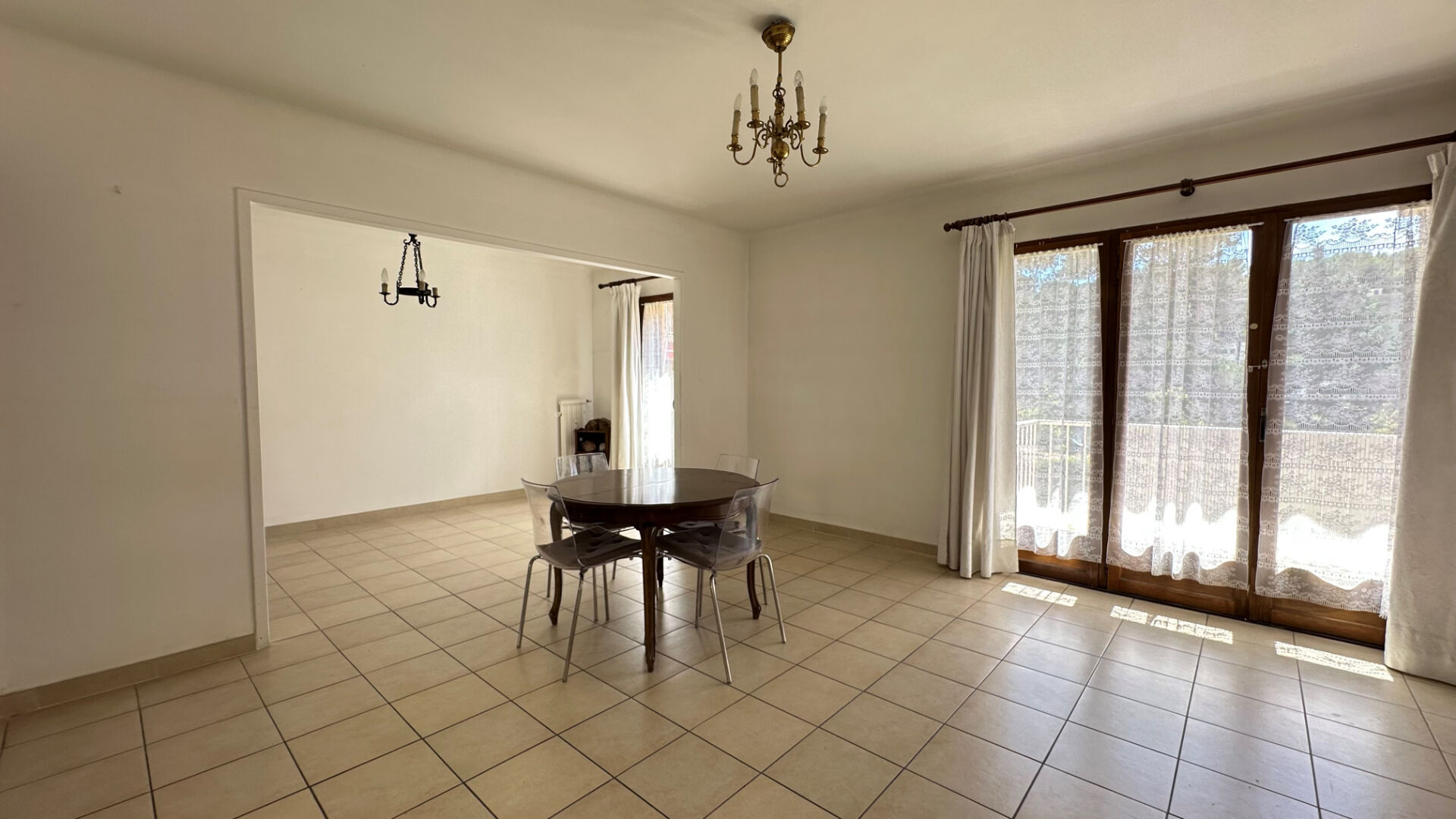 Agence immobilière de VOTRE MAISON - IMMOBILIER DE L'ARC / JR CONSULTANT - VOTRE MAISON LES MILLES