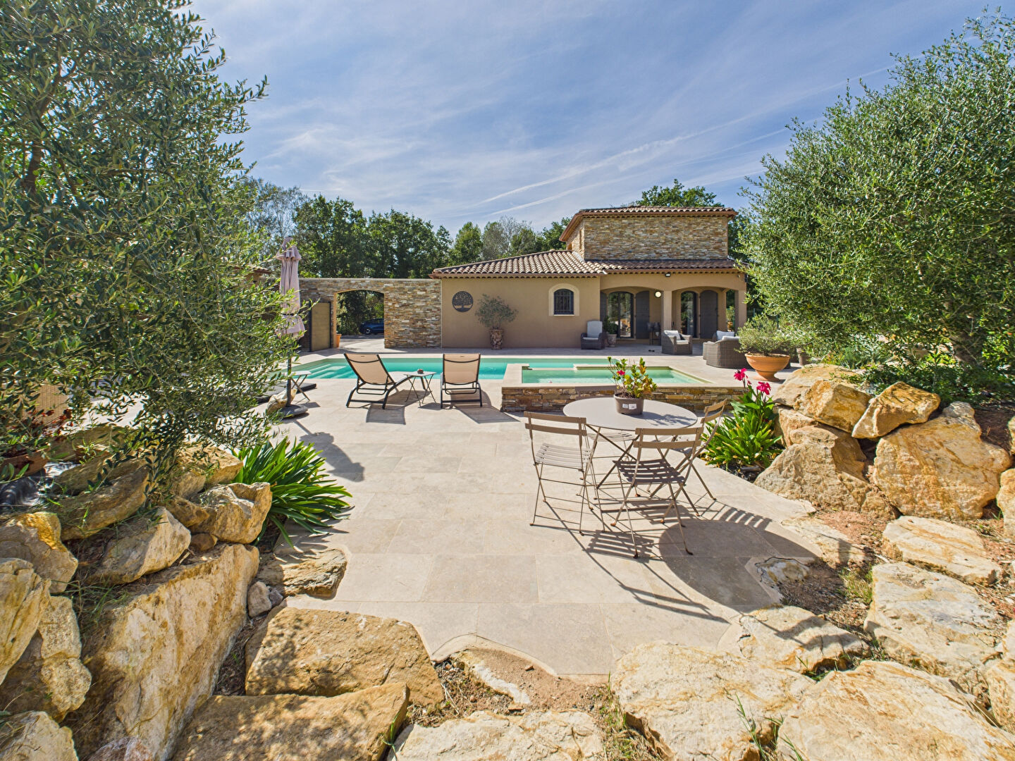 Agence immobilière de VOTRE MAISON - IMMOBILIER DE L'ARC / JR CONSULTANT - VOTRE MAISON ROUSSET