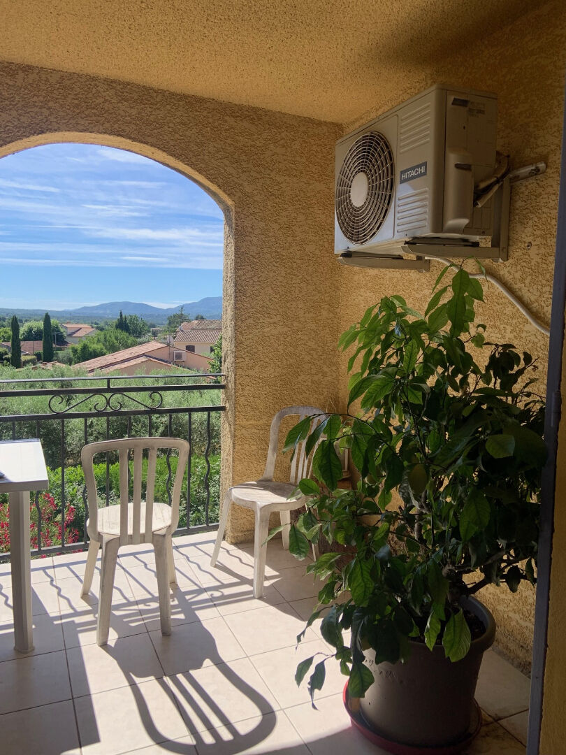 Appartement T3  avec terrasse, box et cave