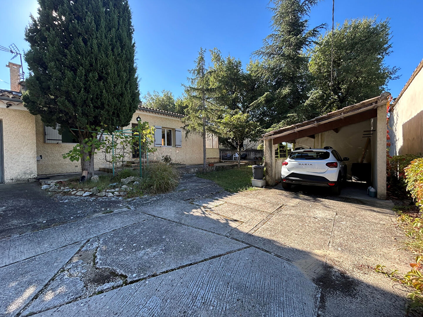 Photo EXCLUSIVITÉ MAISON AU PIED DU LUBERON image 2/6