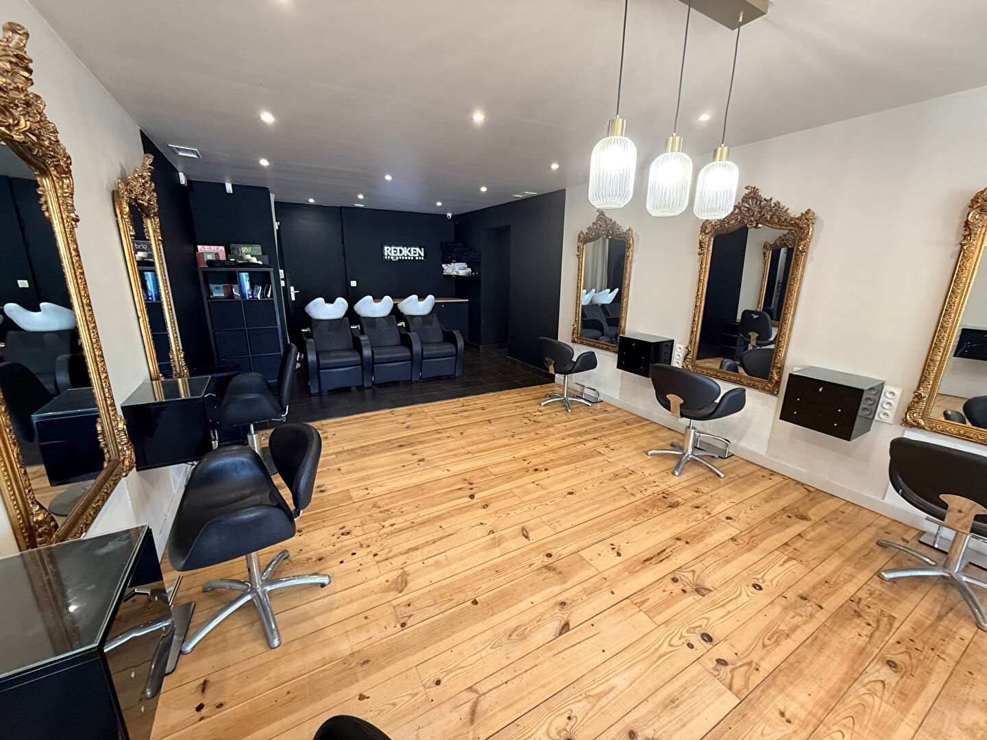 Photo Bail à usage de tous commerces, à l'exclusion des activités alimentaires. image 2/6