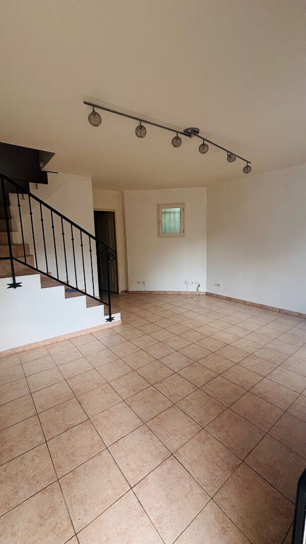 Photo Maison T3 mitoyenne d'un côté, sans vis-à-vis Proche du village image 6/6