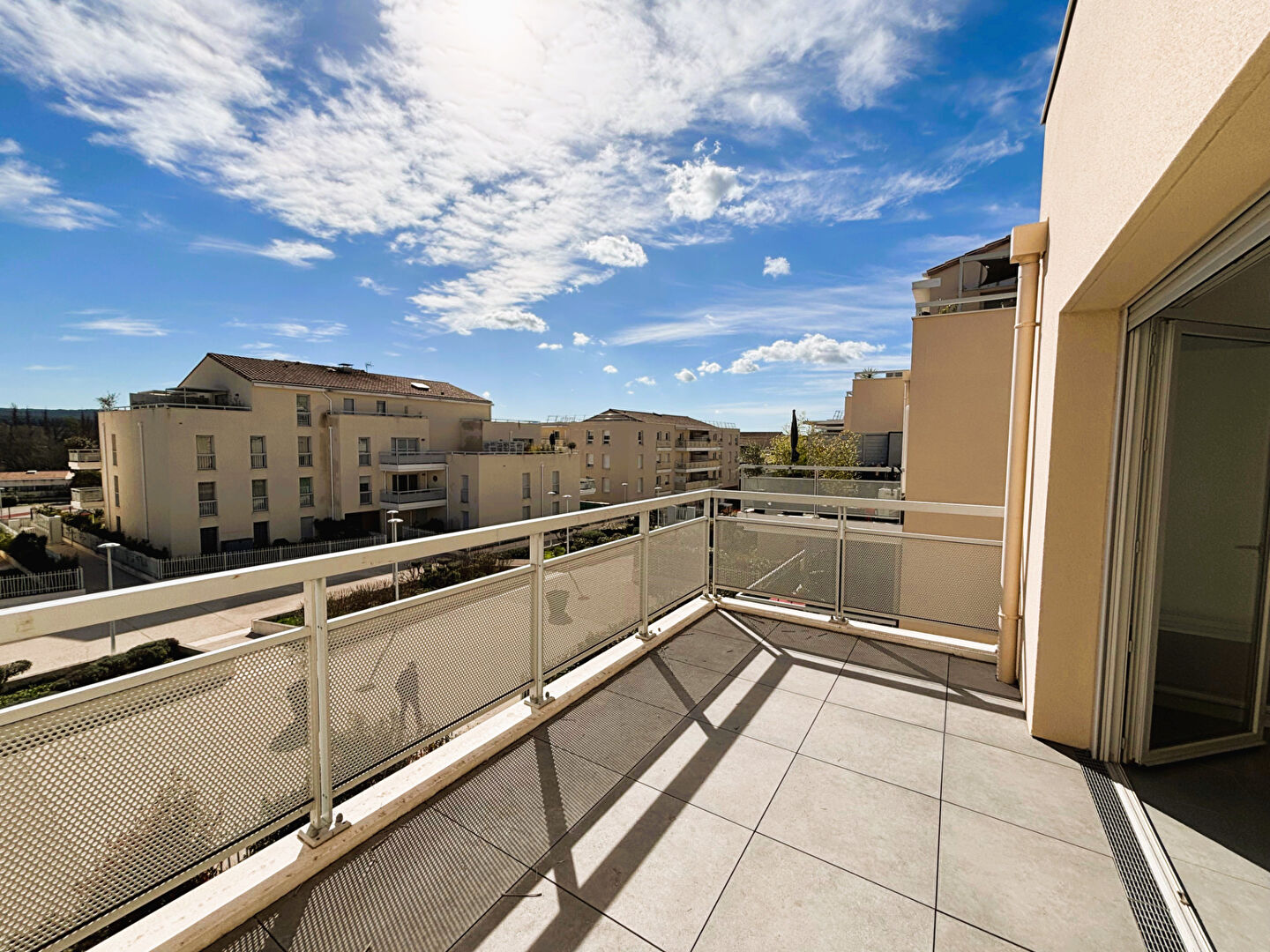 Agence immobilière de VOTRE MAISON - IMMOBILIER DE L'ARC / JR CONSULTANT - VOTRE MAISON ROUSSET