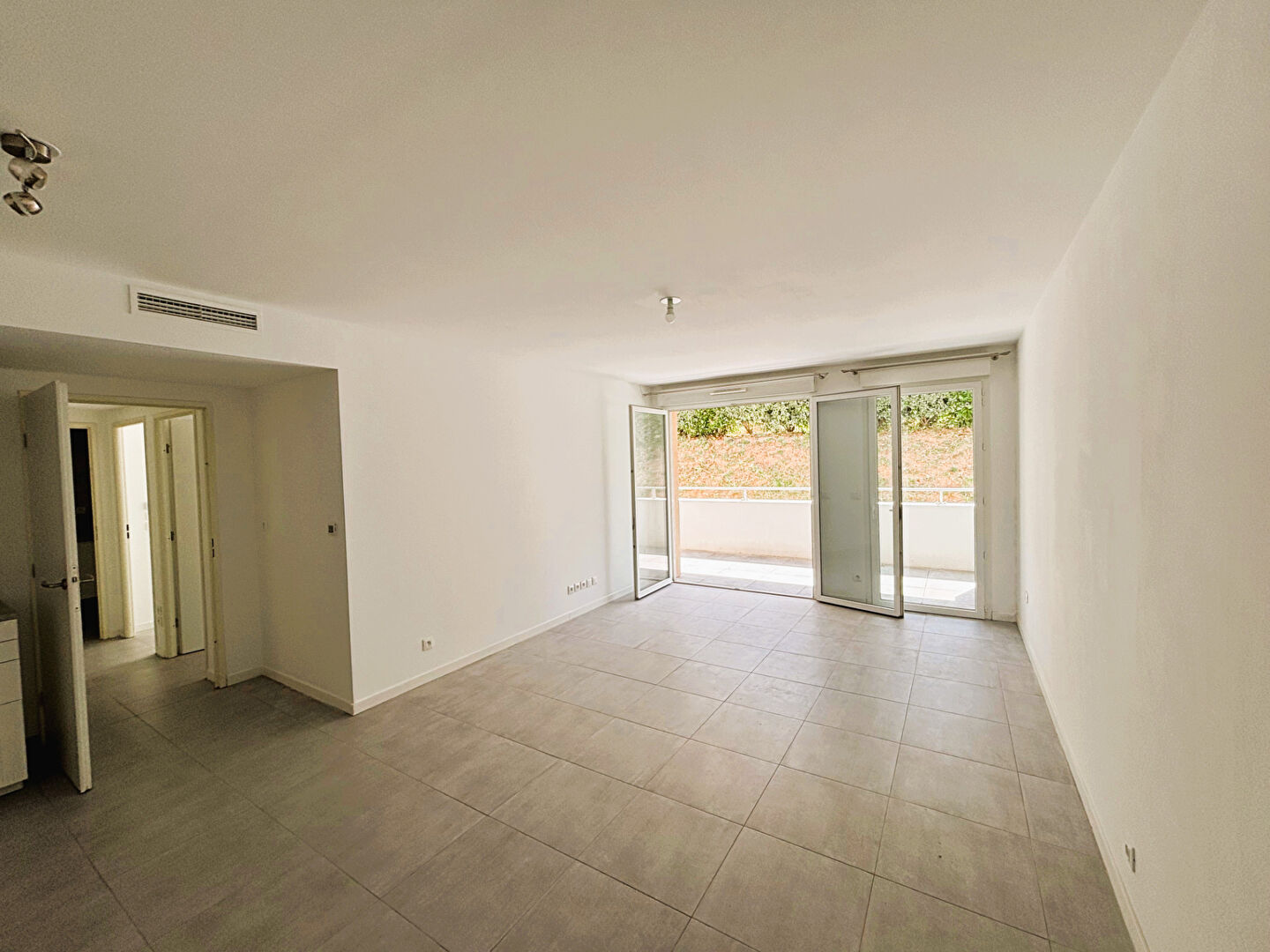 Agence immobilière de VOTRE MAISON - IMMOBILIER DE L'ARC / JR CONSULTANT - VOTRE MAISON ROUSSET