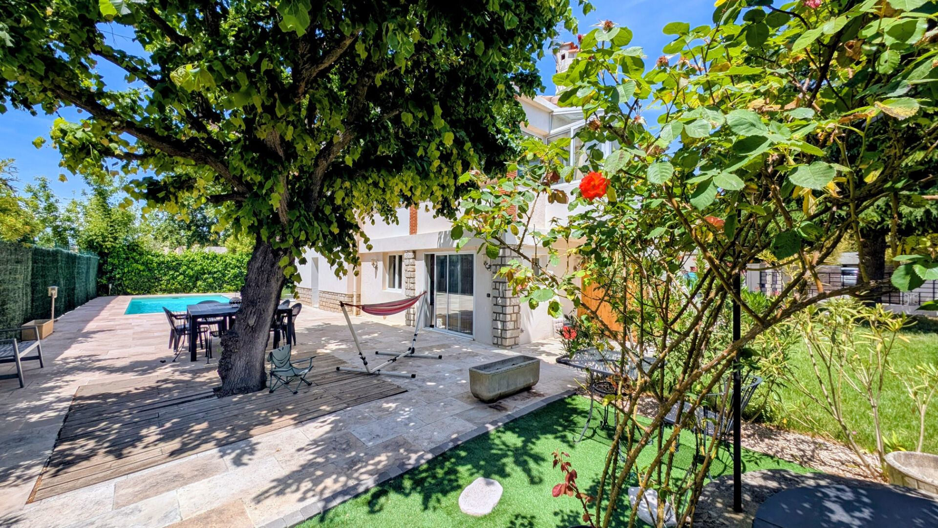 Agence immobilière de VOTRE MAISON - IMMOBILIER DE L'ARC / JR CONSULTANT - VOTRE MAISON LES MILLES
