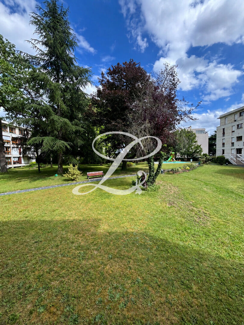 Appartement Maisons Laffitte 1 pièce(s) 12.55 m2 /