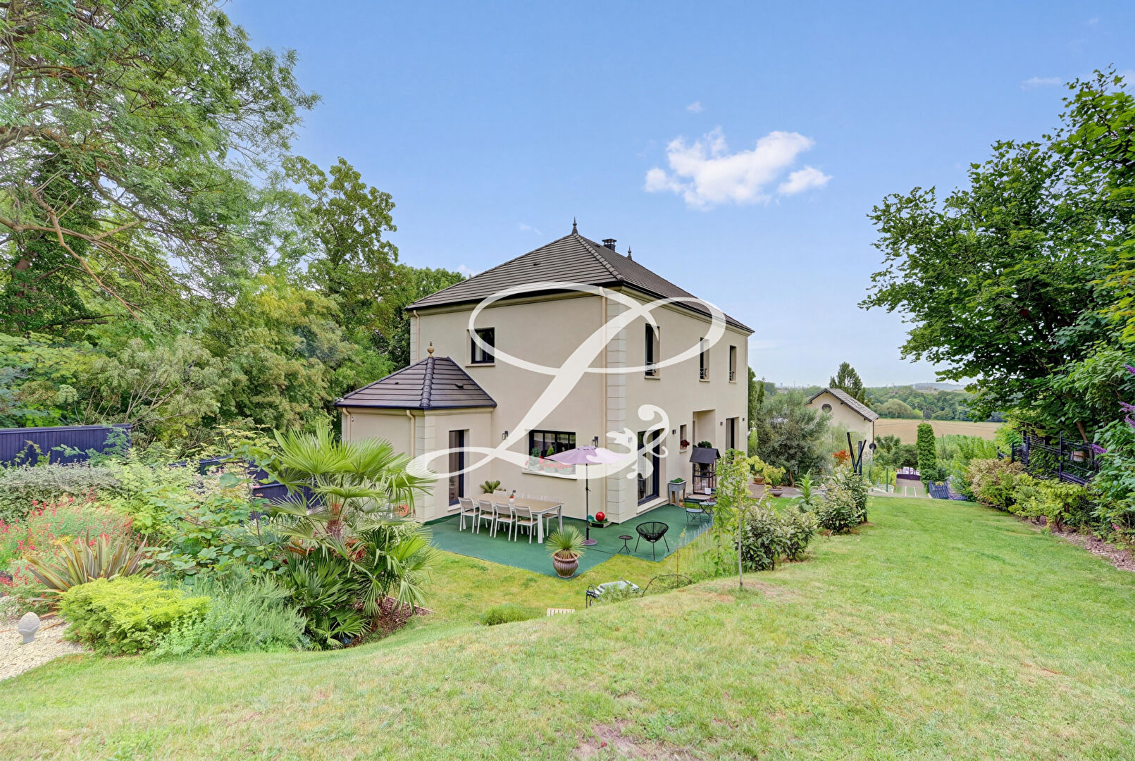 Maison Le Mesnil Le Roi 182 m2