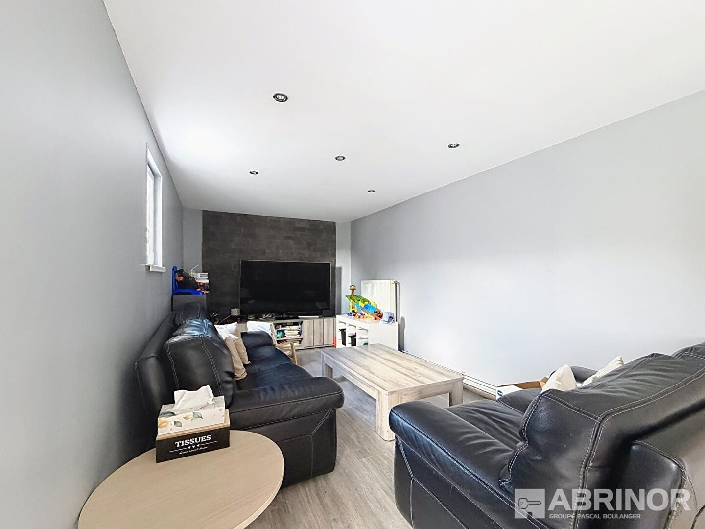 Charmante semi-individuelle en semi plain-pied avec garage, jardin et terrasse