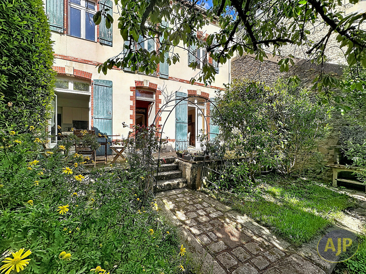 NANTES  JARDIN DES PLANTES - Maison familiale en impasse 4 chambres - photo 6
