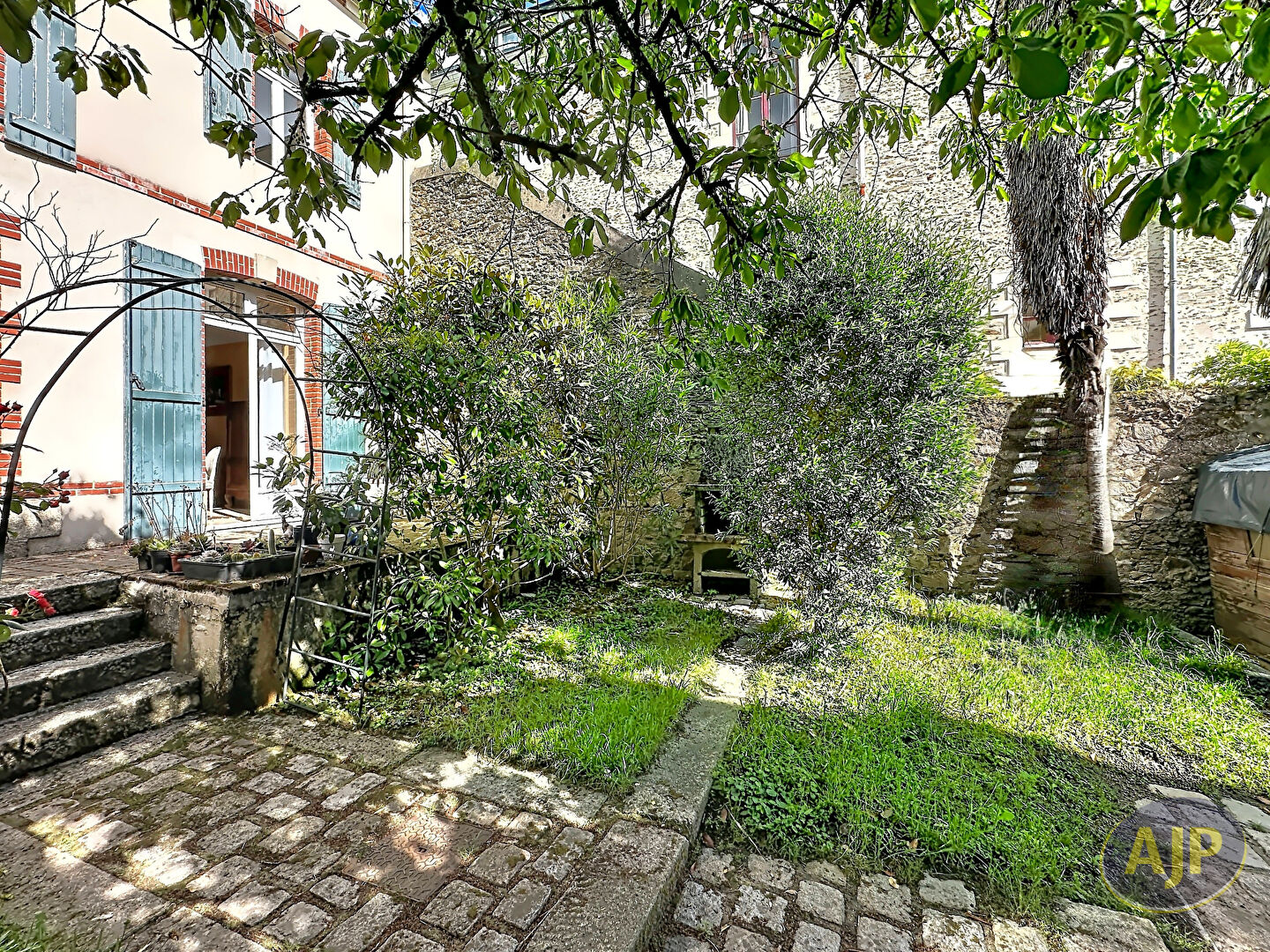 NANTES  JARDIN DES PLANTES - Maison familiale en impasse 4 chambres - photo 16