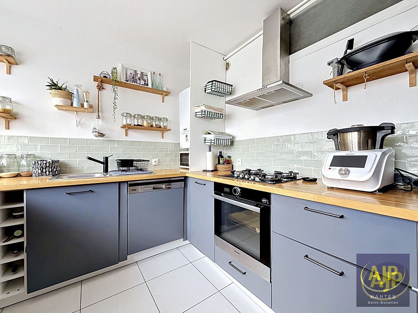 AJP IMMOBILIER NANTES - T3/T4 lumineux de 70 m² - Quartier Cité des Congrès / CHU - photo 9