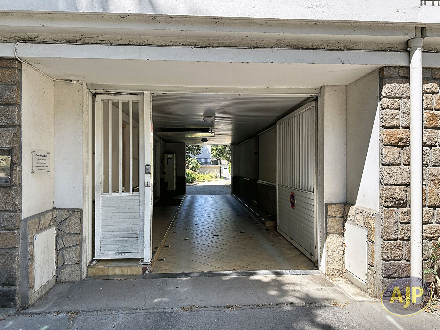 NANTES - SAINT DONATIEN - GARAGE FERMÉ - photo 10