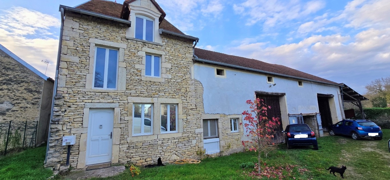 Maison Mirebeau Sur Beze 5 pièce(s) 95 m2