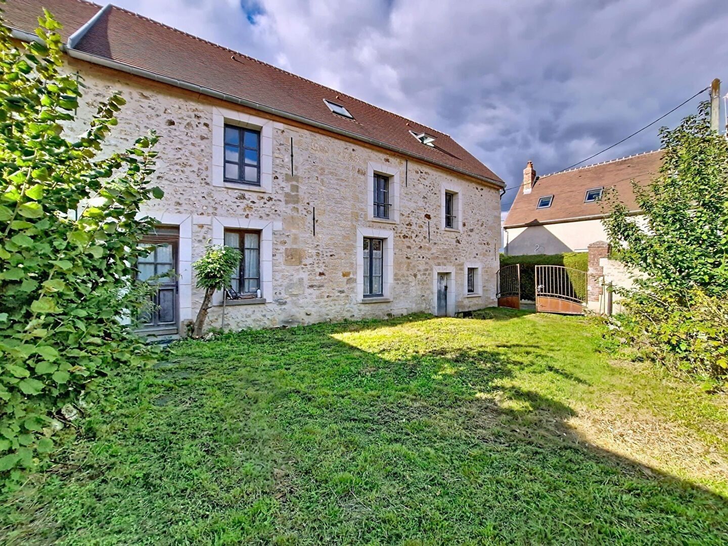 MAISON PROCHE MARINES