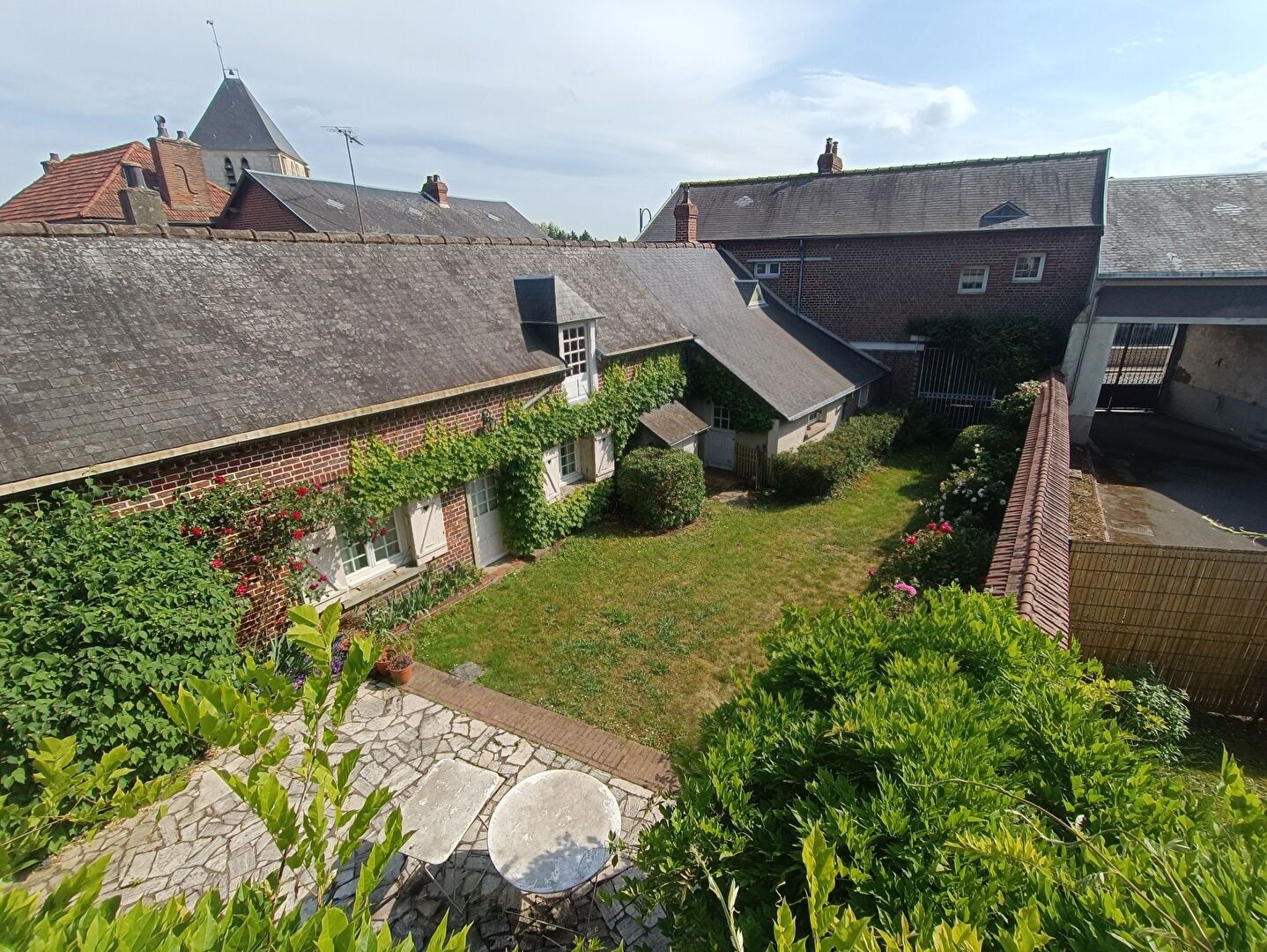 Maison à environ 14 KM de Bornel 12 pièce(s)
