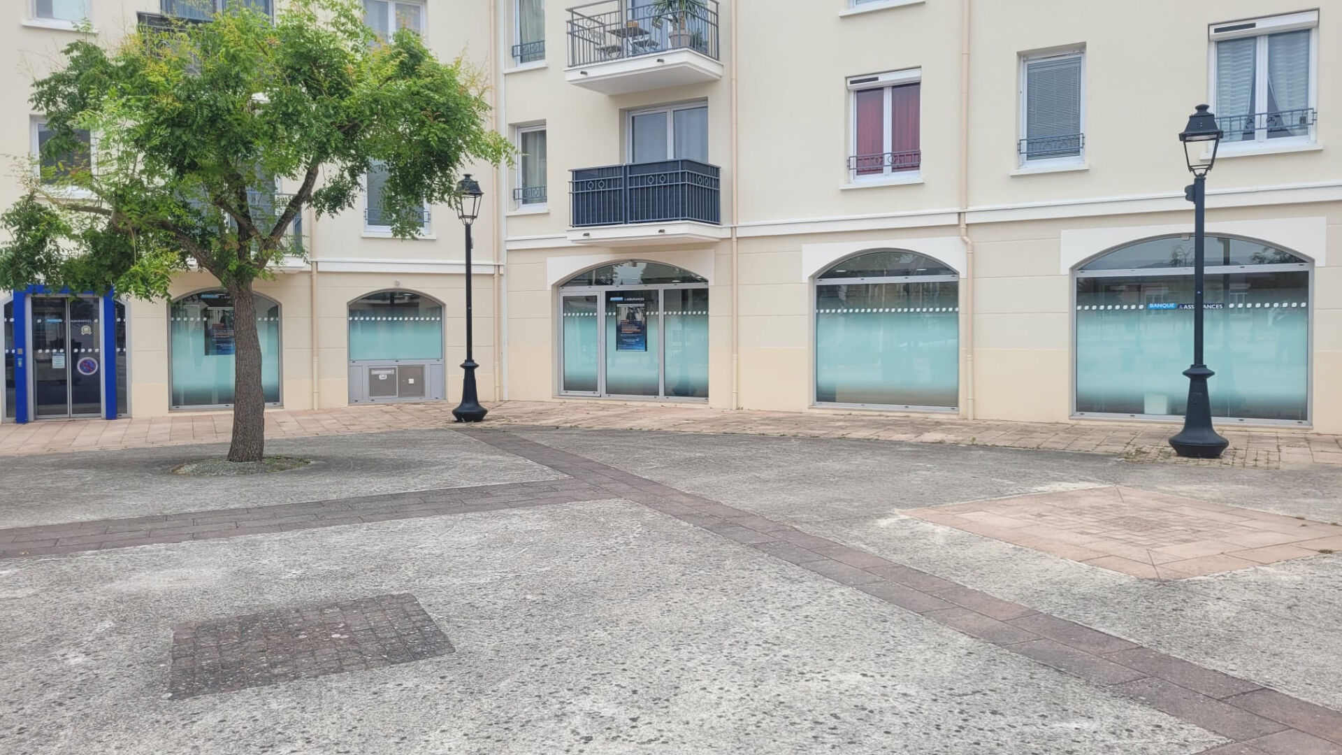 Agence immobilière de A DEUX PAS IMMOBILIER Le coudray-montceaux