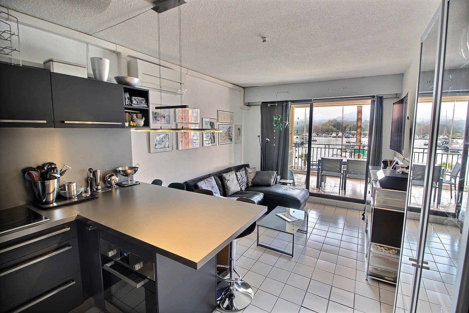 Photo A VENDRE - PORT - ARGELES - APPT 35 M² ENV - VUE MER AVEC TERRASSE ET PARKING. image 1/6