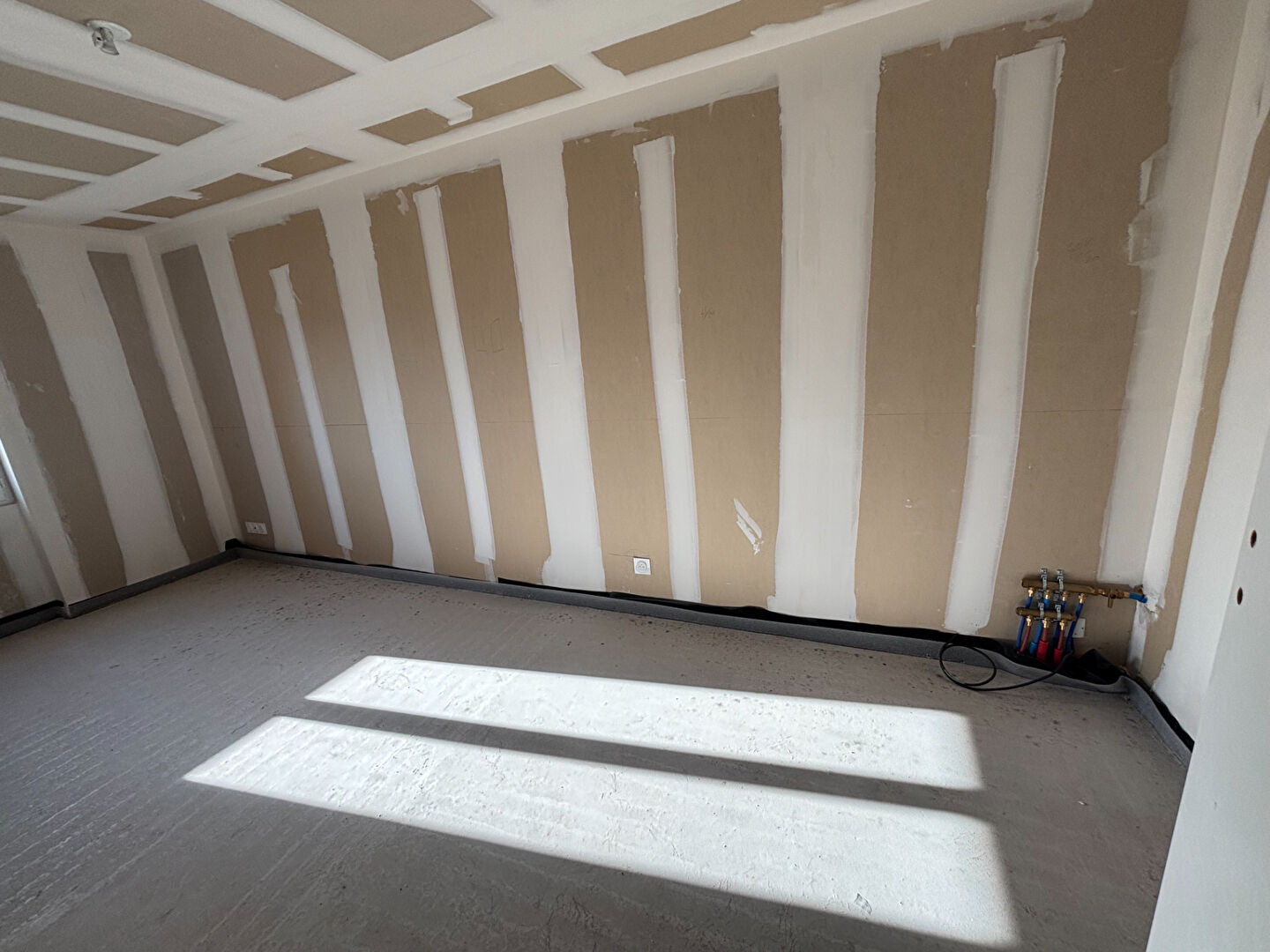 Photo ILLE SUR TET - A VENDRE - IMMEUBLE DE RAPPORT - 4 LOGEMENTS + MURS COMMERCIAUX image 2/6