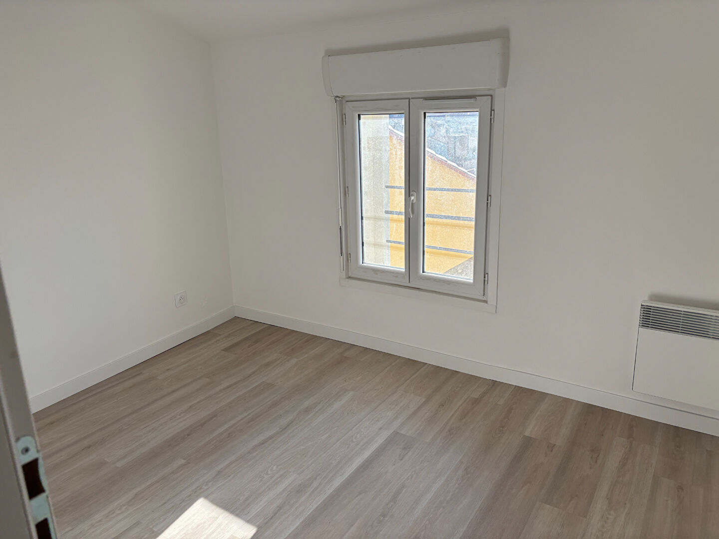 Photo ILLE SUR TET - A VENDRE - IMMEUBLE DE RAPPORT - 4 LOGEMENTS + MURS COMMERCIAUX image 4/6