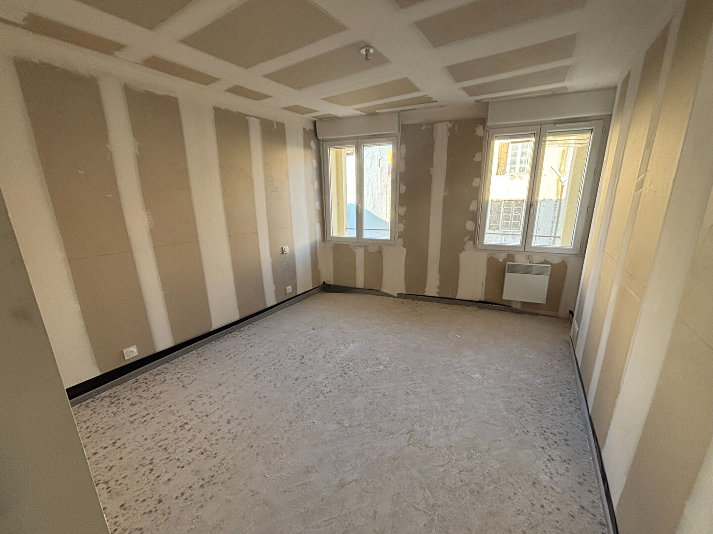 Photo ILLE SUR TET - A VENDRE - IMMEUBLE DE RAPPORT - 4 LOGEMENTS + MURS COMMERCIAUX image 5/6