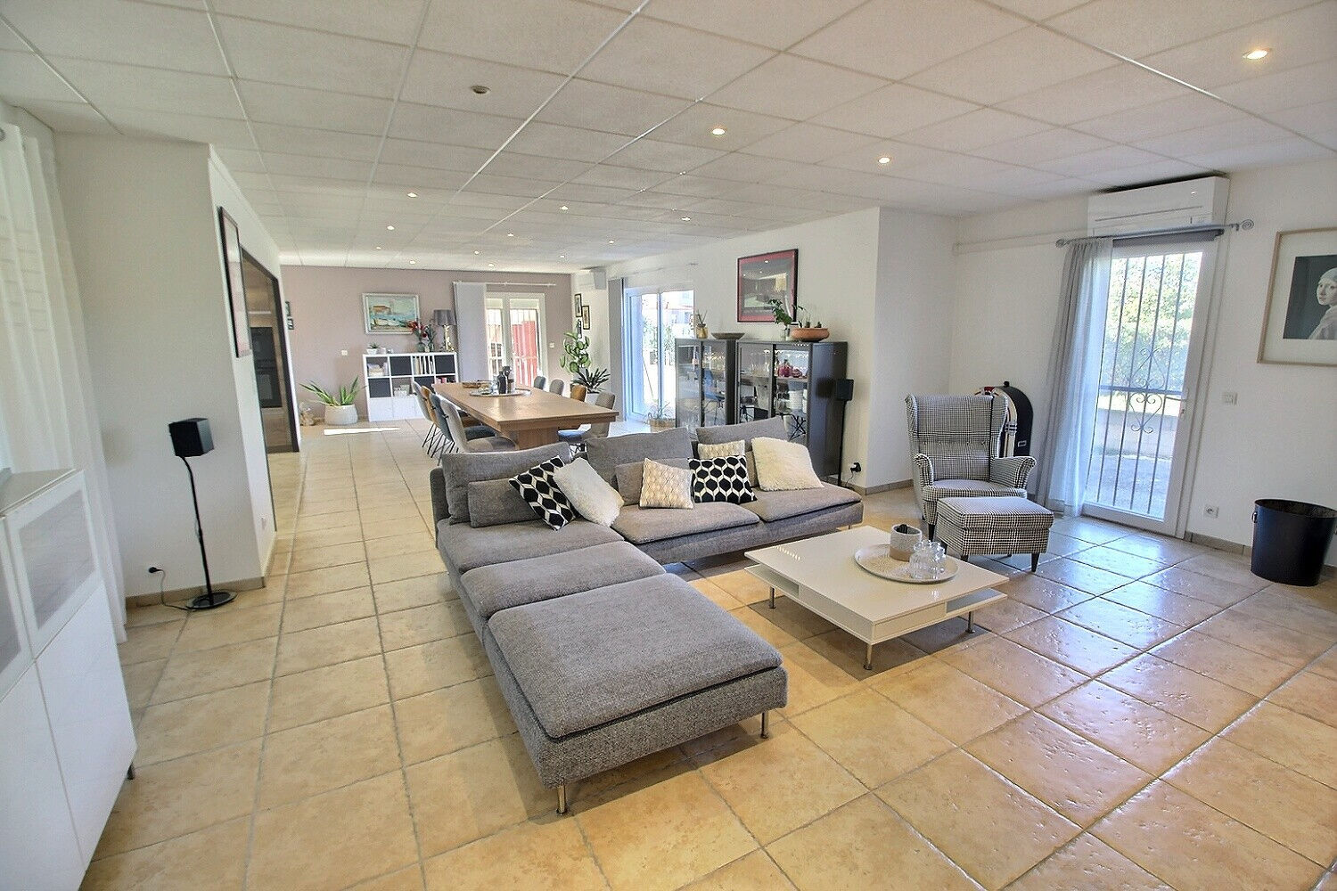 Photo VILLA TYPE F5 DE 260 M² SUR TERRAIN 4 FACES AVEC PISCINE ET GARAGE image 2/6