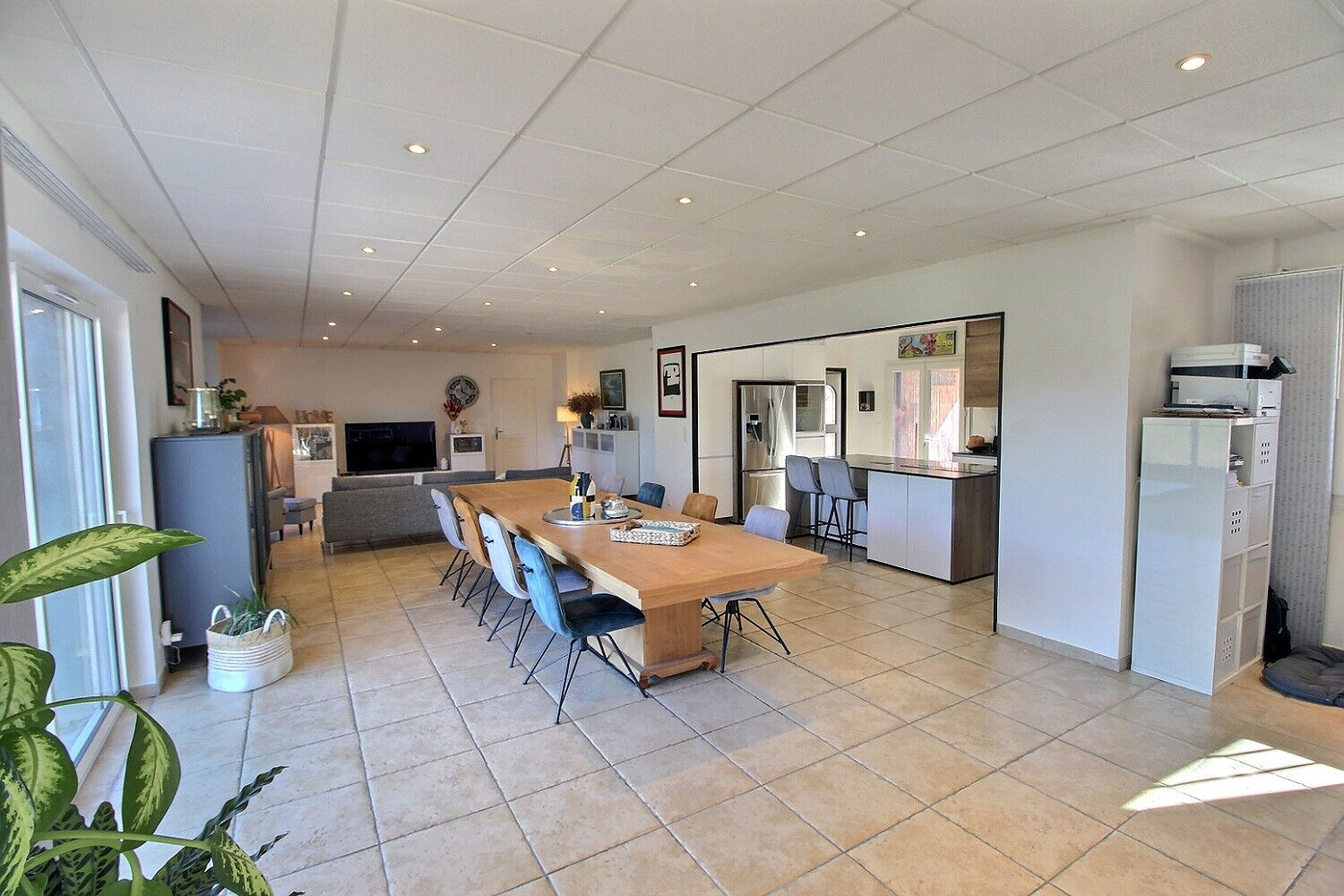 Photo VILLA TYPE F5 DE 260 M² SUR TERRAIN 4 FACES AVEC PISCINE ET GARAGE image 3/6