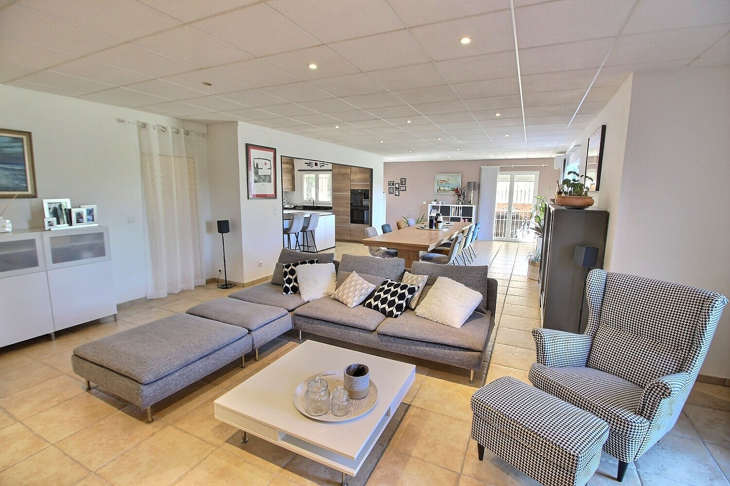 Photo VILLA TYPE F5 DE 260 M² SUR TERRAIN 4 FACES AVEC PISCINE ET GARAGE image 6/6