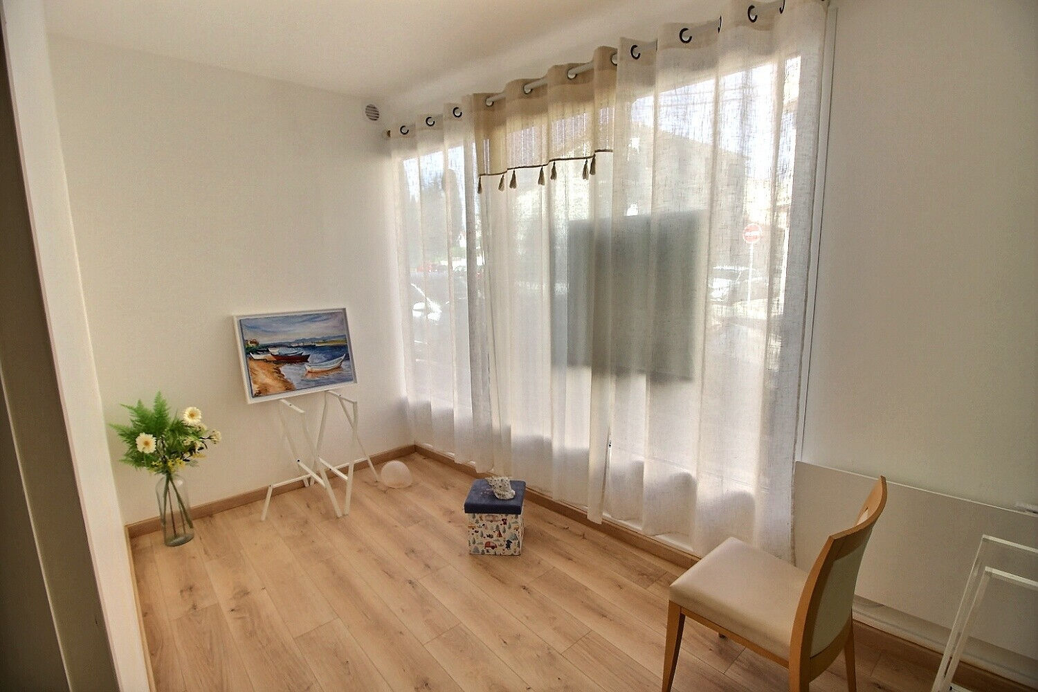 Photo A louer Local de 56.70 m² d'activité libéral  ou commercial avec vitrine linéaire de 6 m image 3/5