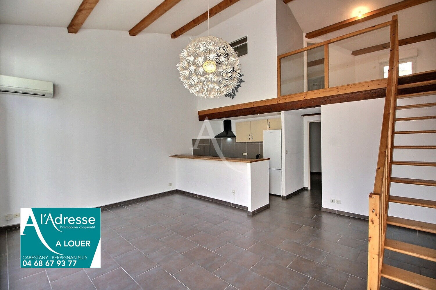 A LOUER CABESTANY CENTRE VILLE   APPARTEMENT T3 DE 65 M² AVEC TERRASSE ET GARAGE