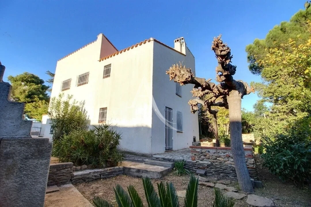 Photo À VENDRE VILLA DE 126 M²  SUR TERRAIN 3 FACES AVEC PISCINE image 3/6