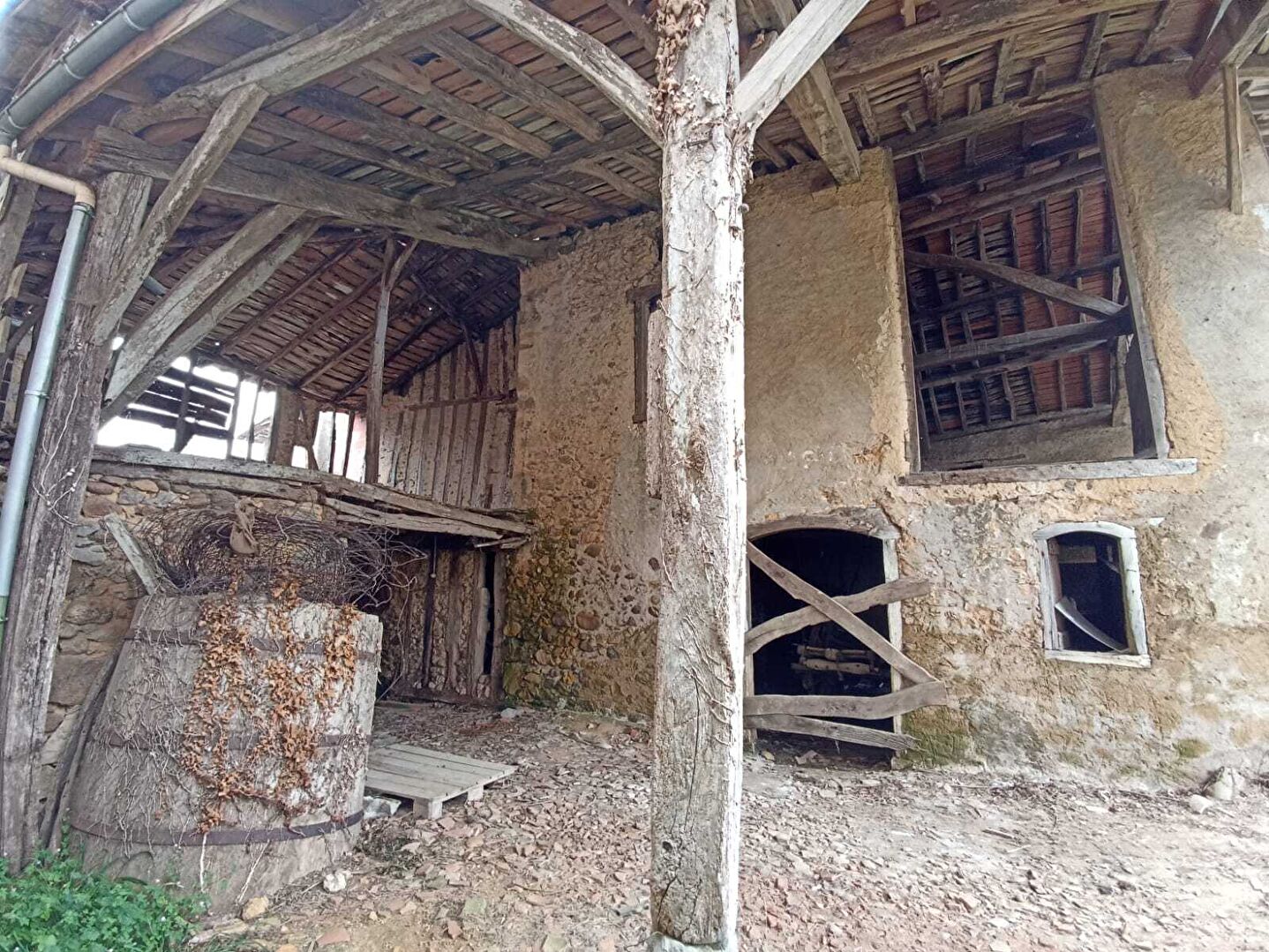 Photo Grange mitoyenne à  rénover à  LASSERE image 3/6