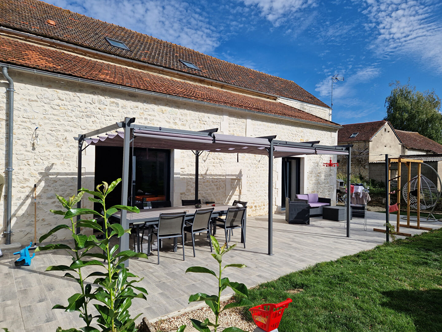 ANCIENNE LONGERE ENTIEREMENT RENOVEE AVEC JARDIN